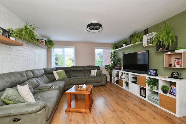 42, Countess Close, ST. NEOTS photo 4