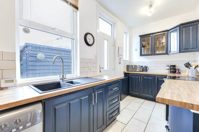 25, Salisbury Place, Pudsey photo 4