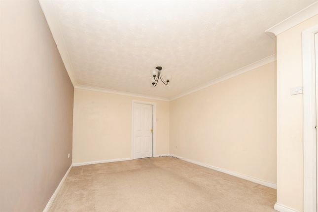 44, Oak Eggar Chase, Ipswich photo 4
