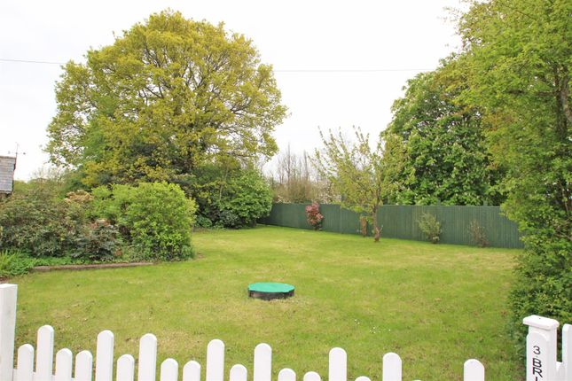 Cottage for sale in East Cowes Road, Whippingham, East Cowes