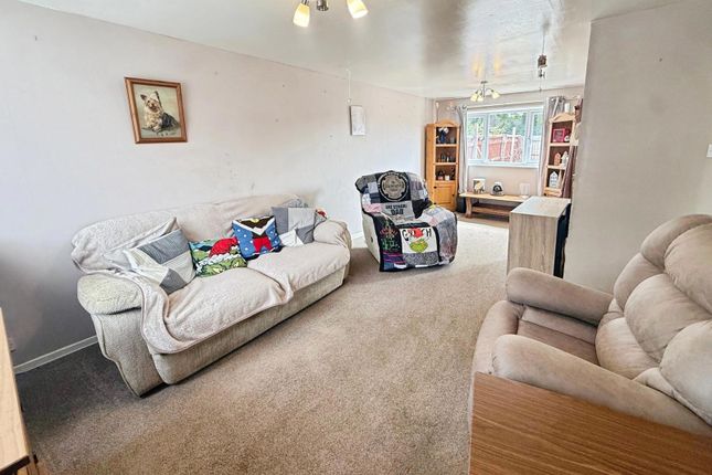 43, Blenheim Drive, Oxfordshire photo 2