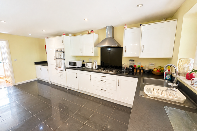 2, Fieldstone, Dunstable photo 4