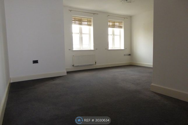 Flat, Masters House Coxhill Way, Aylesbury photo 2