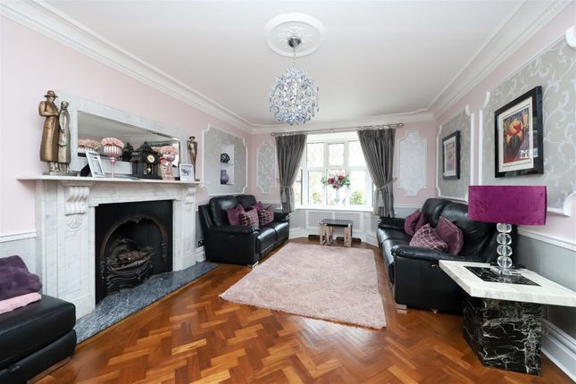 111, Broadwood Avenue, Ruislip photo 2