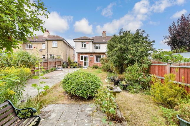 35, Jubilee Road, Canterbury photo 4