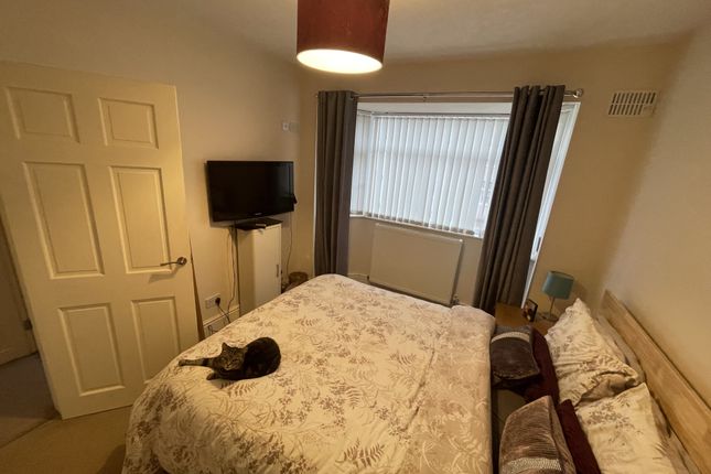 Shared accommodation to rent in Hermits Croft, Coventry