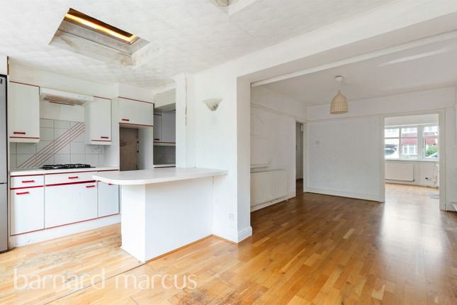 26, Chatsworth Gardens, New Malden photo 3