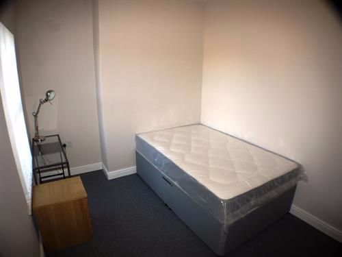 Room to rent in Aigburth Road, Aigburth, Liverpool