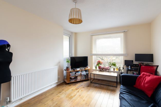 Flat to rent in Newington Butts, London