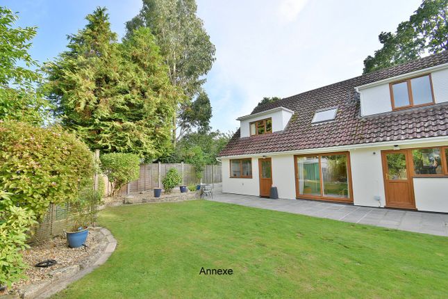 3, Stapleford Avenue, Ferndown photo 2