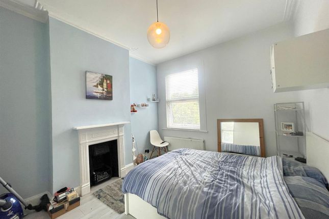 21, Vicarage Road, London photo 4
