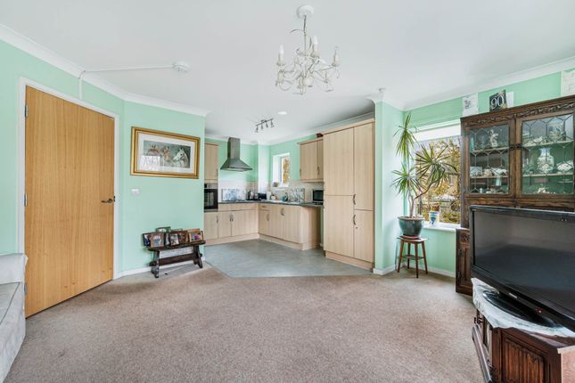 11, Greenrod Place, Brentford photo 4