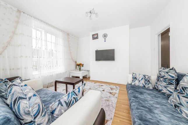 Thumbnail Flat for sale in Pytchley Road, East Dulwich, London