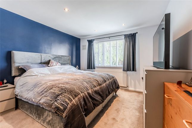 995a, Scott Hall Road, West Yorkshire photo 4
