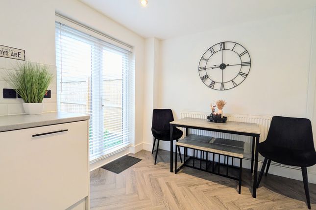 27 Pen Cerrig Rise, Merthyr Tydfil photo 3