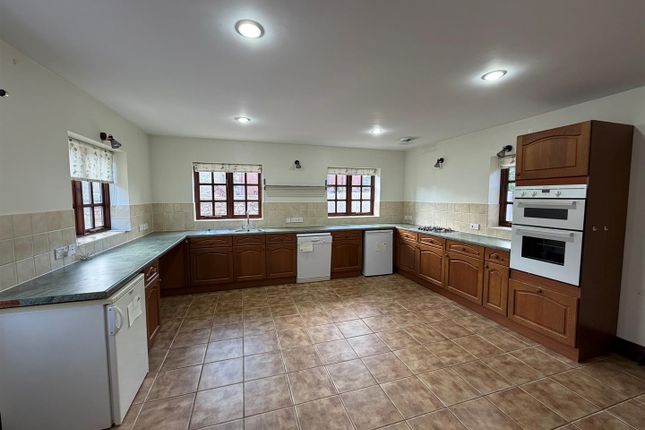 2, West Street, Olney photo 3