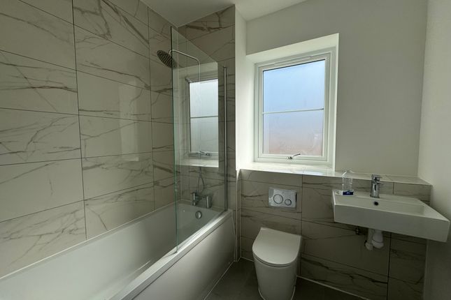 6, Francis Avenue, AYLESBURY photo 4