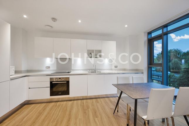 Flat 2 York House 2, Avonmore Road, London photo 3