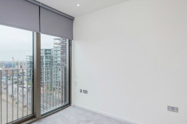 Apartment B92, Capital Building, London photo 3