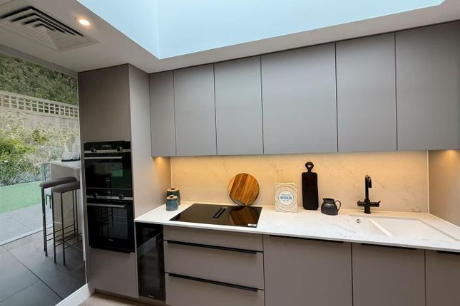 Twickenham Square, Egerton Road, London photo 4