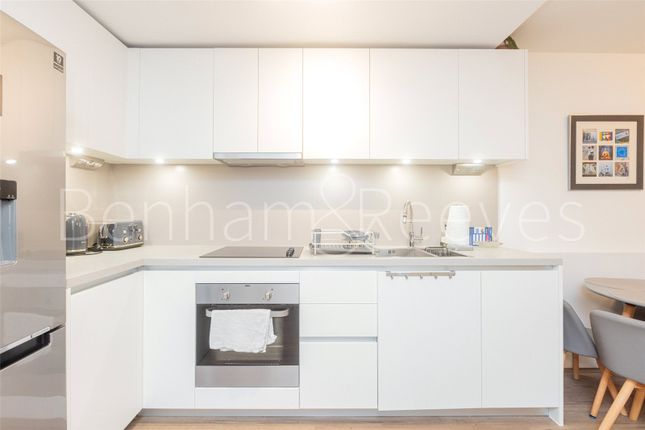 121 Faulkner House,, Tierney Lane, London photo 3