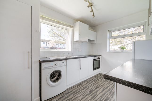 10, Sparrow Drive, Orpington photo 3