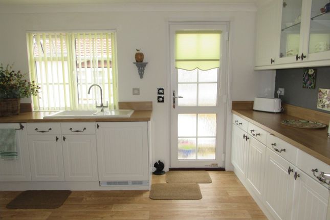 25, Park Avenue Cambrian Residential Park, Cardiff photo 5