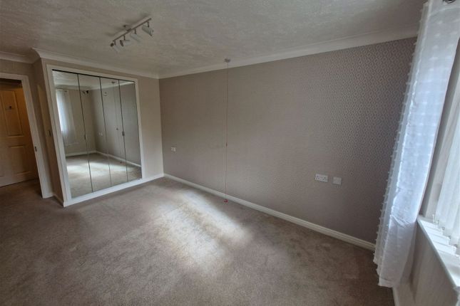 Flat for sale in Westway, Maghull, Liverpool