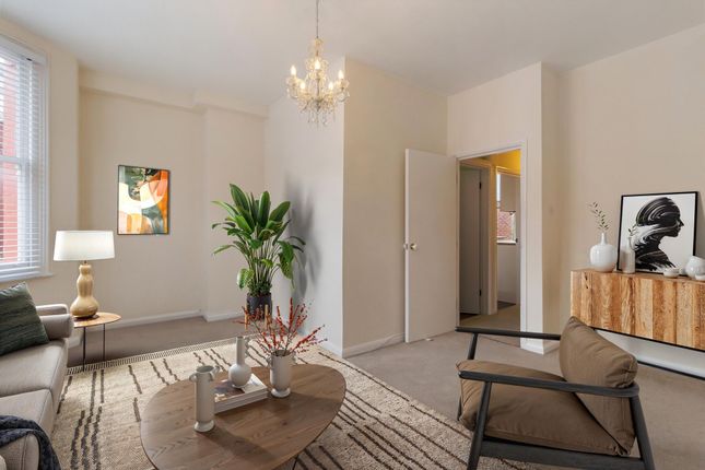 First Floor Flat, 30 Birnam Road, London, London photo 3