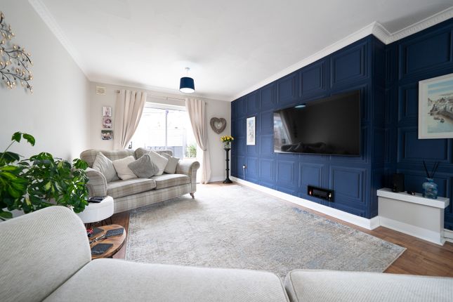 112 New Romney Crescent, Leicester photo 3