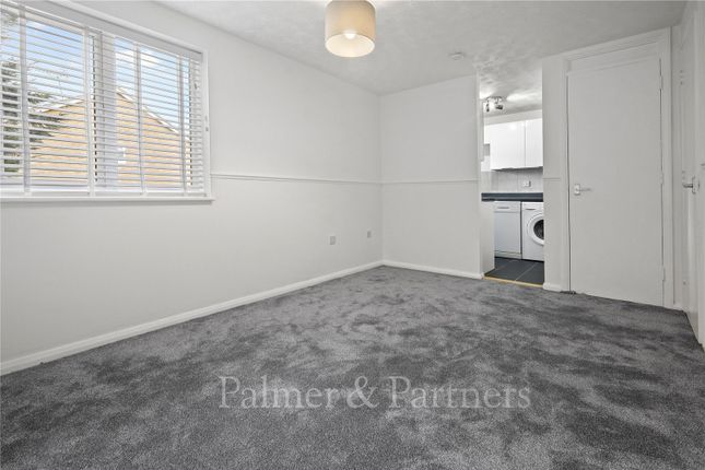67, Ranger Walk, Essex photo 2