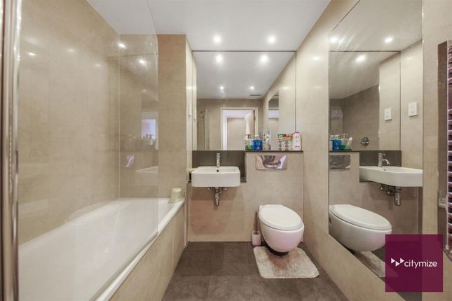 Flat 44, 235, Elgin House, High Road, Romford photo 2
