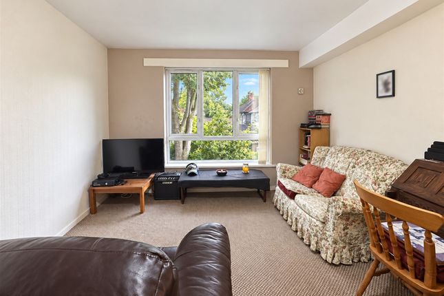 18 Cammell Court Park Road South, Prenton photo 2