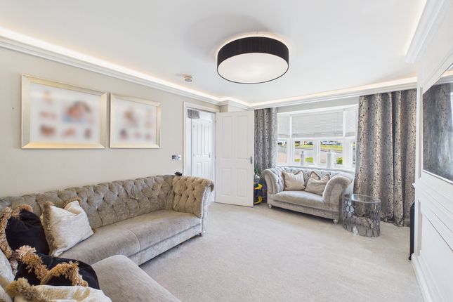 4 Merrystown Drive, Coatbridge photo 4