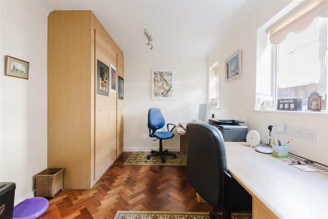 24, Oakhill Avenue, Pinner photo 4