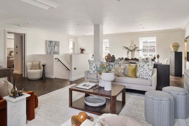 Flat Penthouse, 6, Charles Street, London photo 4