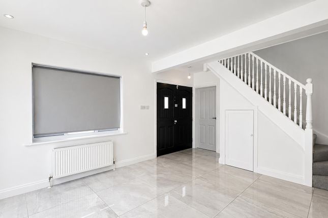 1, Beverley Gardens, Worcester Park photo 2