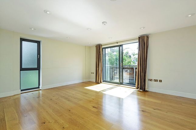 Flat 11, Oadtrin Lodge, 5, Trinity Road, London photo 2