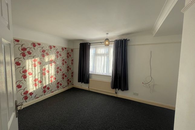 Town house to rent in Cranstone Crescent, Glenfield, Leicester