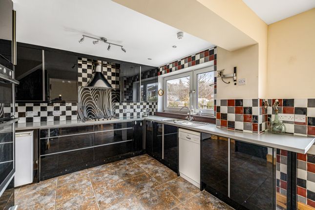6, Threipmuir Place, Balerno, Edinburgh photo 4