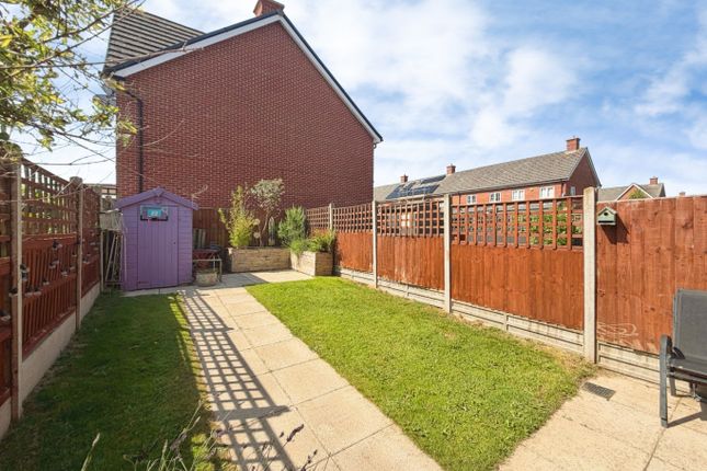 171, Long Furlong Drive, Slough photo 2