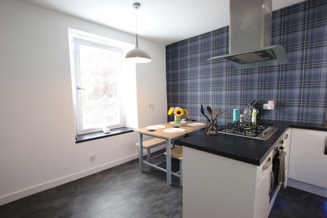 14, Dundee photo 3