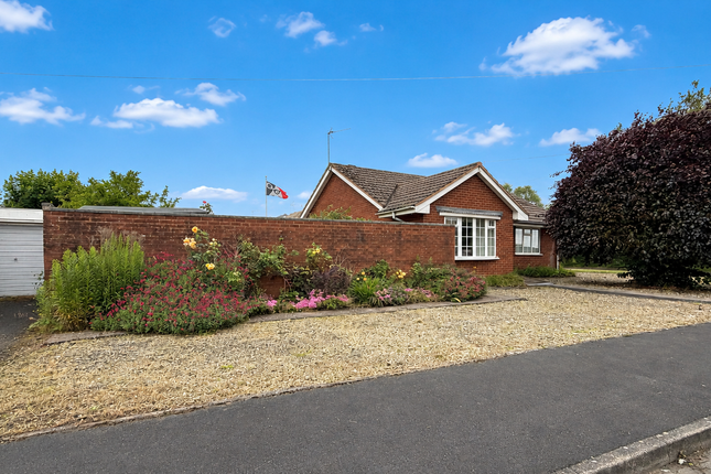 2-bed house on 15, Harriers Green, Kidderminster, £275,000