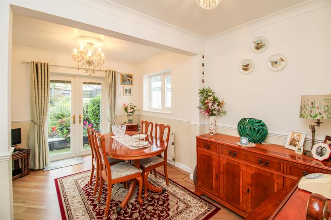 48, Woodlands Crescent, Pontefract photo 4
