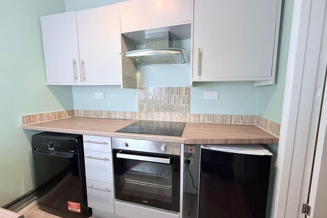 2-bed house on 29, Ilkeston, £825/mo