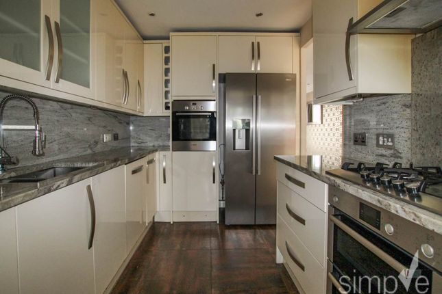 3-bed house on Cranford Drive, Hayes Middlesex, £2,300/mo