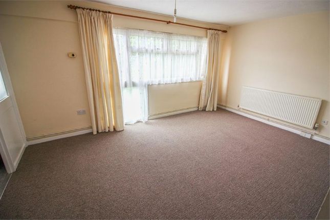 33, Shawbridge, Harlow photo 3