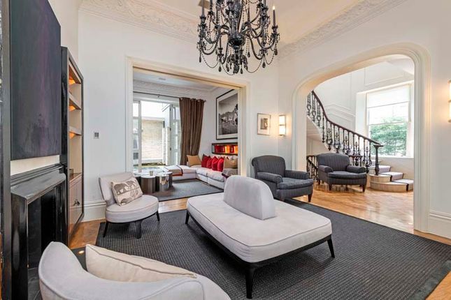 Thumbnail Property to rent in Queen's Gate Terrace, London