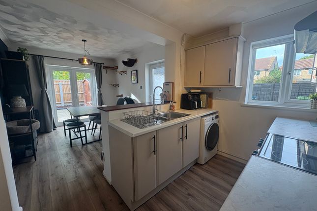 86, Sevenacres, Peterborough photo 4