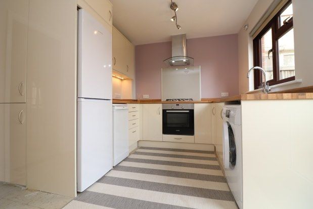 3 bed terraced house to rent in Henniker Gate, Chelmsford CM2